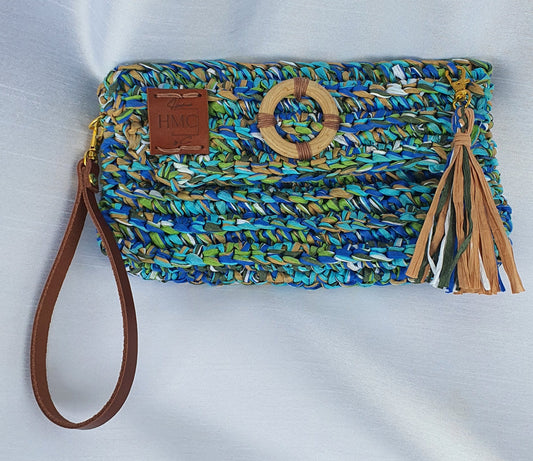 The Raffia Clutch